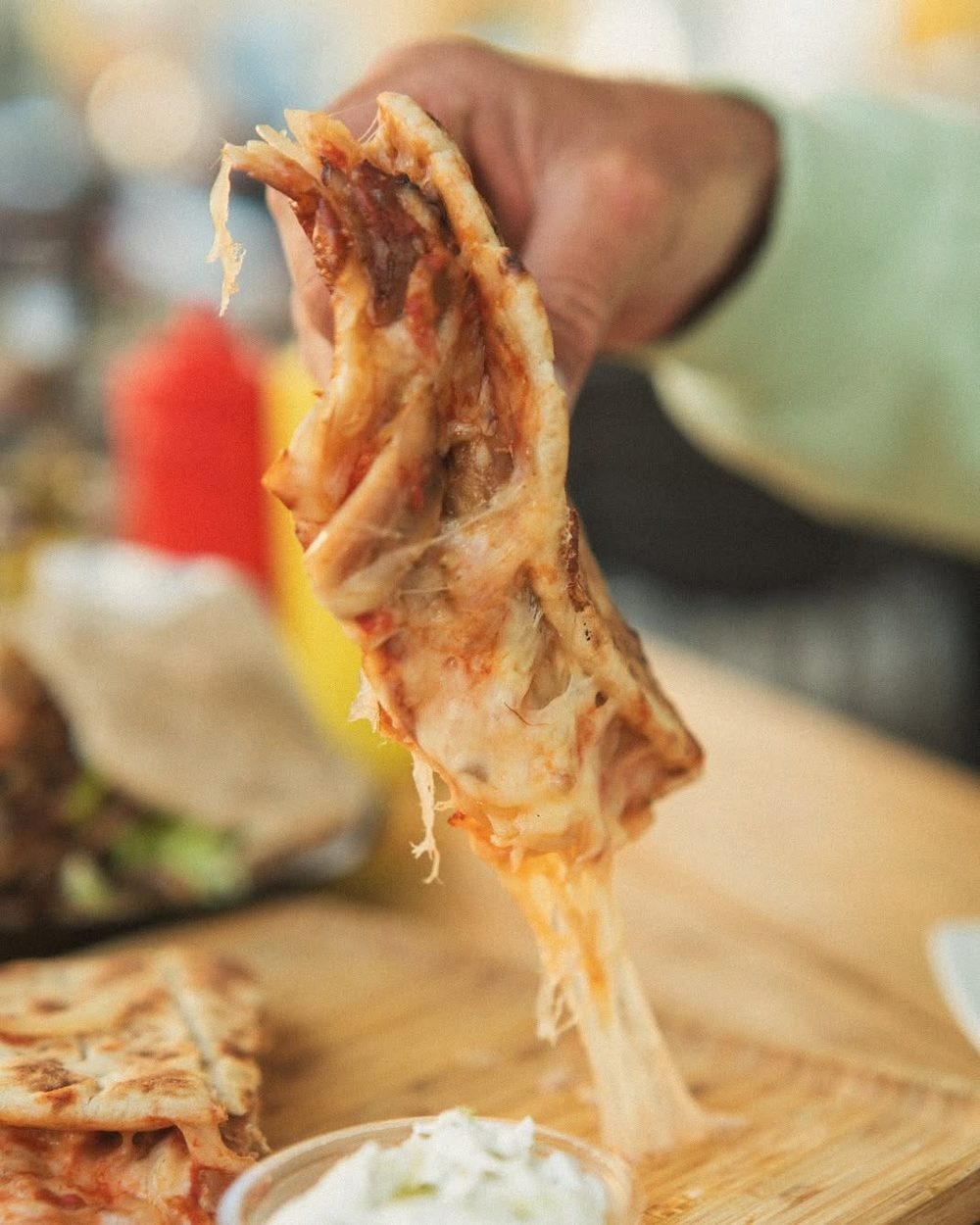 Skepasti con mozzarella fundida